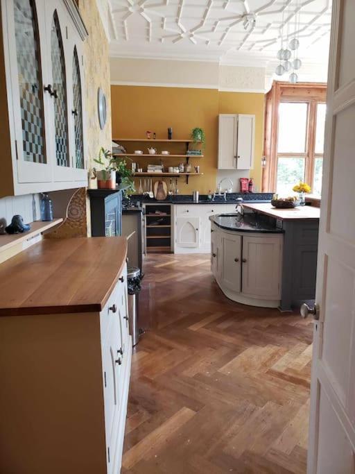 Apartment 3 Bedroom 3 Bathroom Ground Floor With Veranda Reigate