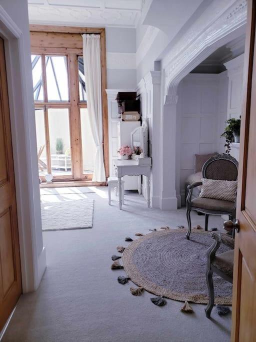 Apartment 3 Bedroom 3 Bathroom Ground Floor With Veranda Reigate
