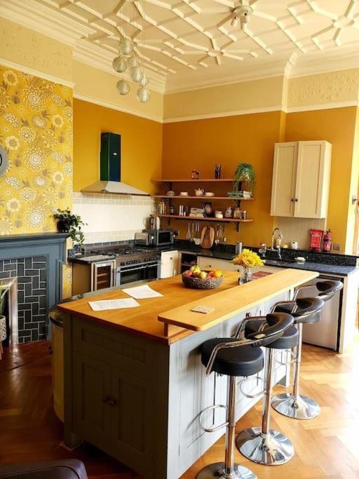 3 Bedroom 3 Bathroom Ground Floor With Veranda *